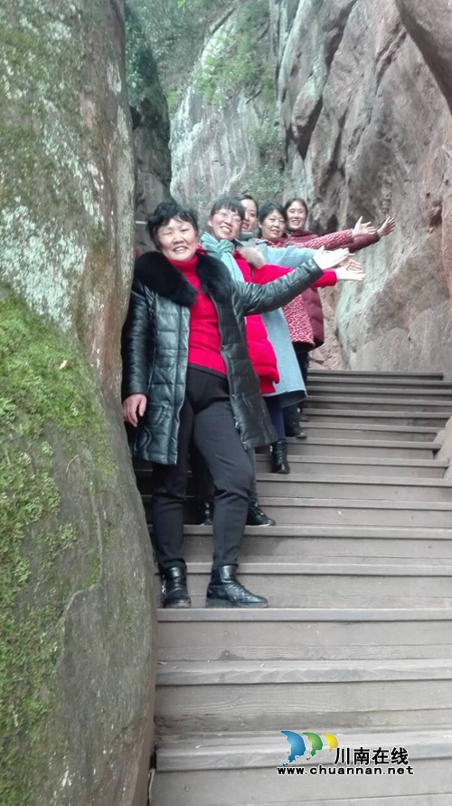 合江九支中学组织女教职工三八节踏青活动(图2)