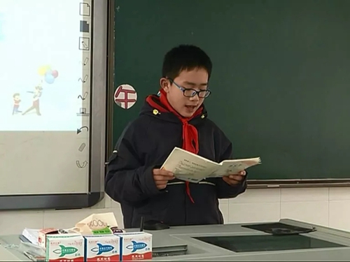 爸爸牺牲10年 自贡母亲瞒了孩子10年……(图1) 爸爸牺牲10年 自贡母亲瞒了孩子10年……(图1)