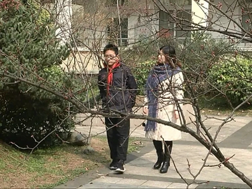 爸爸牺牲10年 自贡母亲瞒了孩子10年……(图6) 爸爸牺牲10年 自贡母亲瞒了孩子10年……(图6)