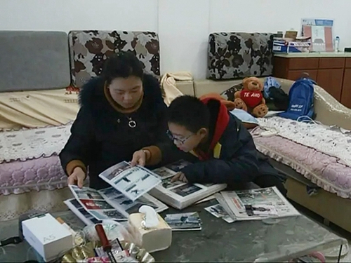 爸爸牺牲10年 自贡母亲瞒了孩子10年……(图10) 爸爸牺牲10年 自贡母亲瞒了孩子10年……(图10)