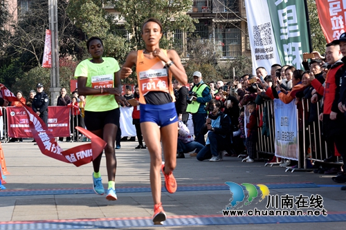 叙永国际山地马拉松开跑&nbsp;五国选手穿越醉美边城(图2)
