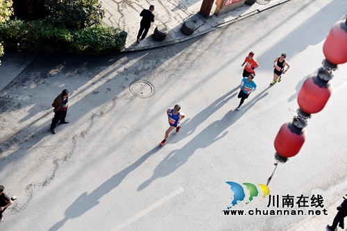 叙永国际山地马拉松开跑&nbsp;五国选手穿越醉美边城(图10)