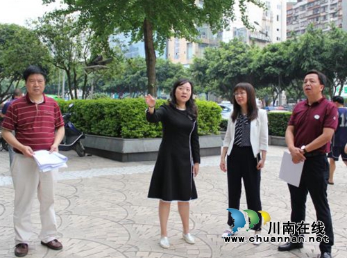 泸州市国土局局长丁跃萍以普通群众身份体验办事流程(图1)