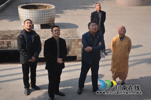 张福荣到泸县太伏镇调研宗教活动场所安全工作(图1)