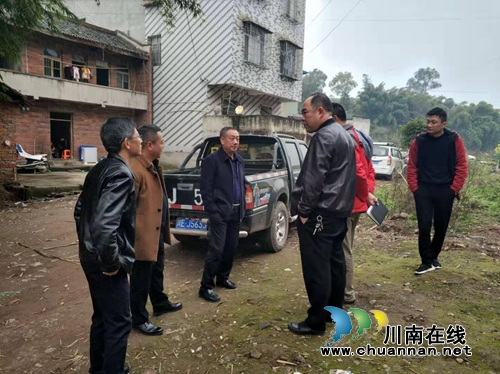 泸县政协副主席杜开卷率队踏勘城乡污水管网建设情况(图1)
