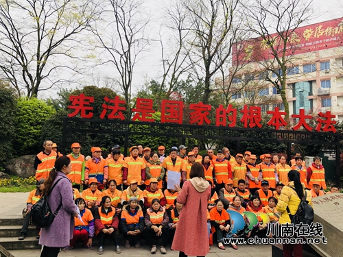 泸县综合行政执法局组织环卫工人开展教育培训活动(图1)