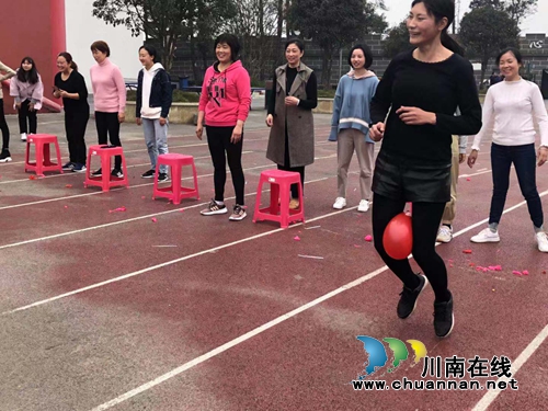 泸县立石镇云锦镇联合开展“巾帼奋进新时代”知识竞赛暨妇女素质提升活动(图2)