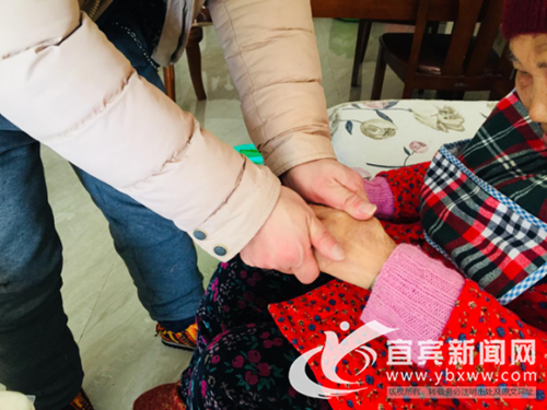 女婿胜似亲儿&nbsp;宜宾江安男子坚持守护患病岳母(图3)