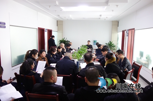 龙马潭区红星城管执法队：强化协管人员管理&nbsp;确保做好城市管理工作(图1)