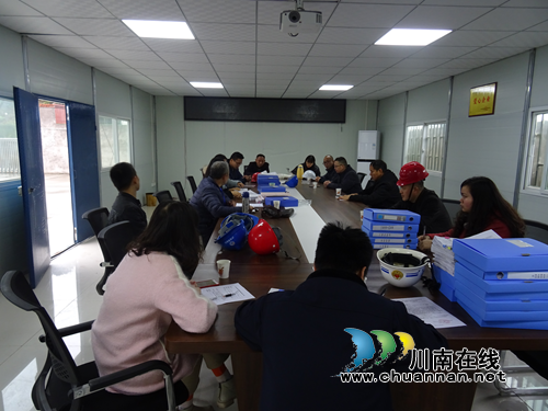 龙马潭区综合行政执法局组织开展“两会”、酒博会期间安全生产大检查(图1)