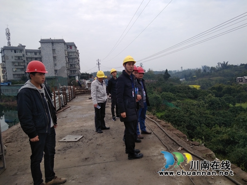 泸县潮河镇开展在建工程安全联合执法行动(图1)