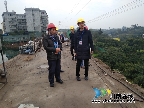 泸县潮河镇开展在建工程安全联合执法行动(图2)