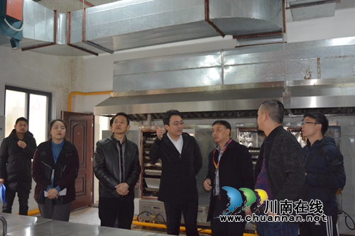 江阳区张坝街道办事处开展学校食堂食品安全专项检查(图2)