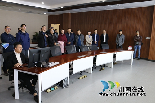 中央赴川第19批博士服务团成员莅临泸州国家高新区考察调研(图2) 中央赴川第19批博士服务团成员莅临泸州国家高新区考察调研(图2)