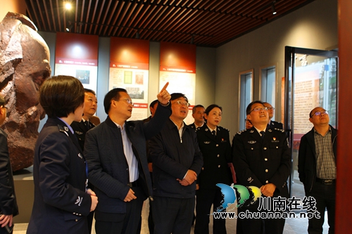 省委组织部专题调研四川警察学院党建工作(图5) 省委组织部专题调研四川警察学院党建工作(图5)