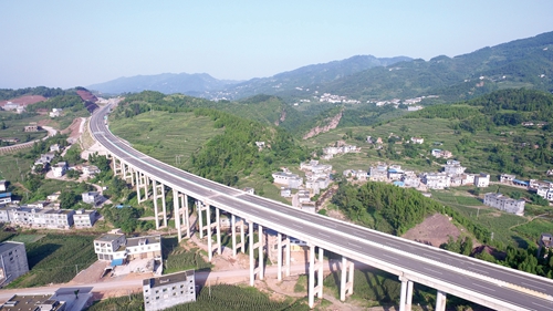 泸州交通未来何样 铁公水空立体组网(图2) 泸州交通未来何样 铁公水空立体组网(图2)