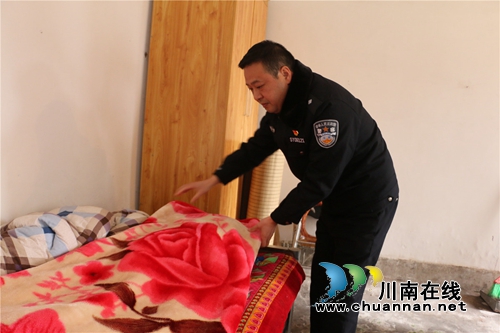 泸县综合应急救援大队组织志愿者到敬老院开展“学雷锋”服务活动(图1)