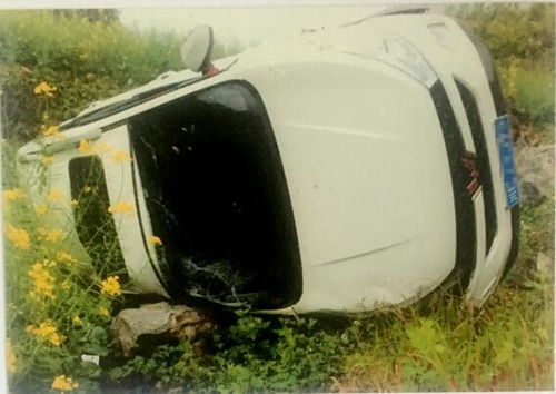 泸州男子因琐事与妻拌嘴翻车&nbsp;致妻女三人死亡(图2)