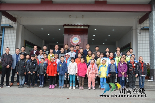 合江籍爱心人士方烈为家乡贫困学子捐资助学(图1)