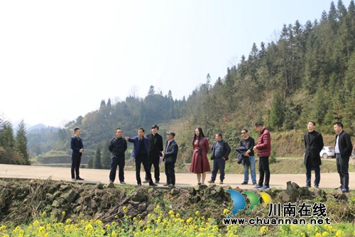 泸州高新区党工委副书记张元平带队赴苗乡开展脱贫攻坚工作(图3)