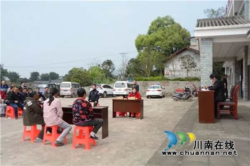 只教一个词！江阳法院这场巡回法庭审案很特别(图3)