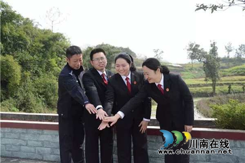 只教一个词！江阳法院这场巡回法庭审案很特别(图16)