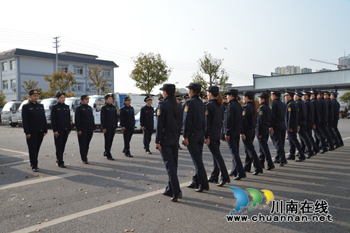 泸县综合行政执法局开展“强转树”集中学习训练(图2)