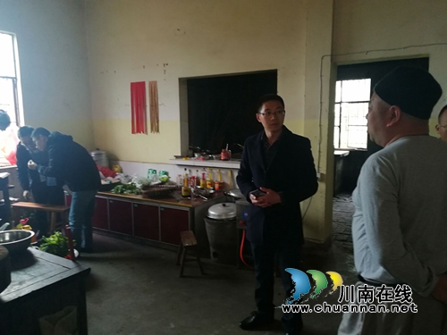 泸县海潮镇开展寺庙安全大检查(图2)