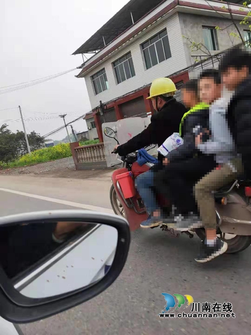 泸县一摩托车司机超员被查耍横 拘10天!(图2) 泸县一摩托车司机超员被查耍横 拘10天!(图2)