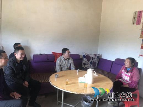 陈棋楠深入合江县榕右乡开展调研(图2)