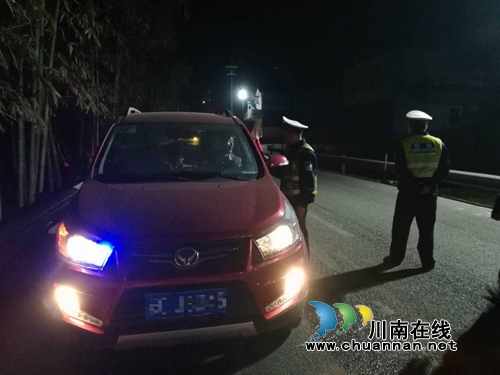 宜宾筠连交警大队“白+黑”开展酒驾集中专项整治行动(图2)