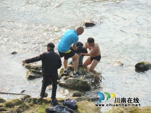 史上最强江中救人照！泸县职工鬼门关抢回生命(图4)