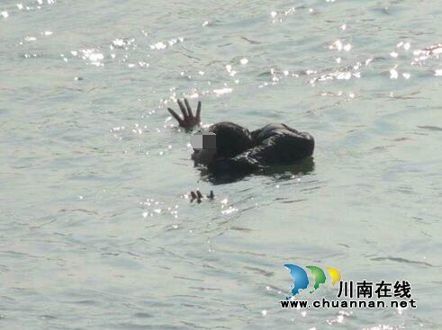 史上最强江中救人照！泸县职工鬼门关抢回生命(图2)