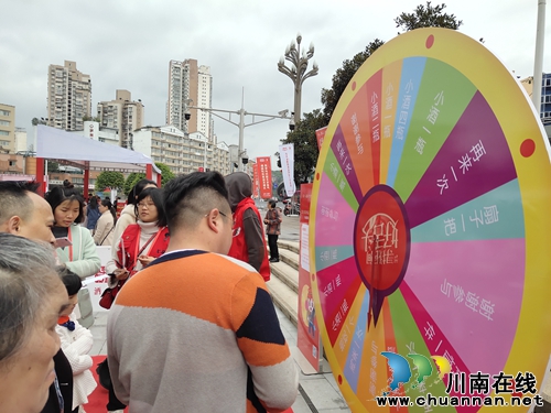 泸州:舌战群酒 500多民间高手角逐10万大奖(图6) 泸州:舌战群酒 500多民间高手角逐10万大奖(图6)