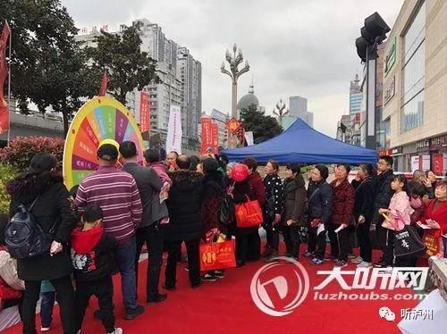 第四届“好舌头”大赛 泸州帅哥“喝”走3万(图5) 第四届“好舌头”大赛 泸州帅哥“喝”走3万(图5)