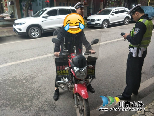 叙永交警整治摩托车违法行为&nbsp;3名无证司机被拘(图3)