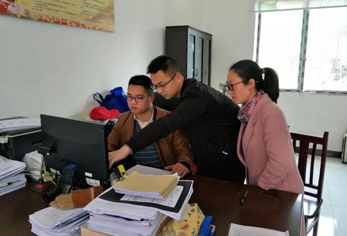 扶贫建房易地搬迁收保证金？古蔺村干部受处分(图3)