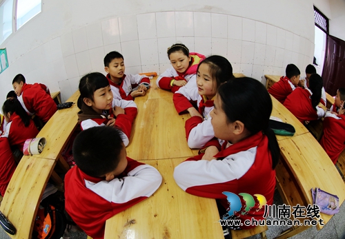 龙马潭:讲好“校长故事” 扣好人生第一粒扣子(图9) 龙马潭:讲好“校长故事” 扣好人生第一粒扣子(图9)