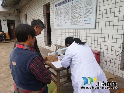 泸县太伏镇开展全民预防保健村级体检工作(图3)