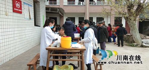 泸县太伏镇开展全民预防保健村级体检工作(图2)