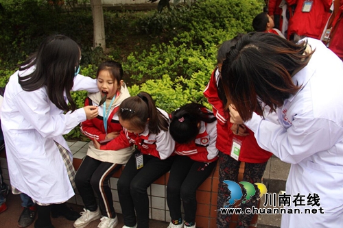 泸县太伏镇开展2019年春期食物中毒应急演练活动(图2)