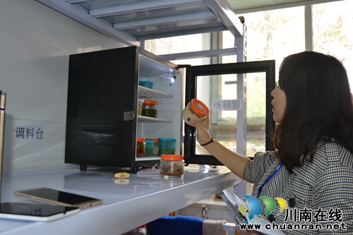 江阳区张坝街道开展校园食品安全大督查(图1)