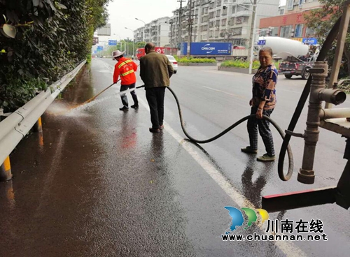 龙马潭区罗汉街道：积极开展洒水降尘工作(图2)