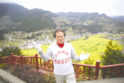 练身体旋转23年&nbsp;泸州老人转圈跑完迷你马拉松(图1)