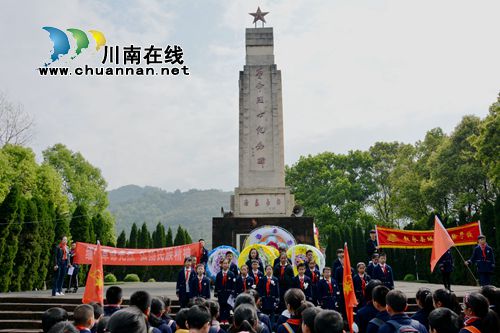沉痛悼念！叙永县城西实验学校为30名救火英雄过第一个清明节(图2)