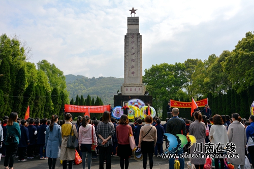 沉痛悼念！叙永县城西实验学校为30名救火英雄过第一个清明节(图3)