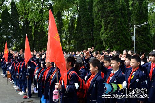 沉痛悼念！叙永县城西实验学校为30名救火英雄过第一个清明节(图4)