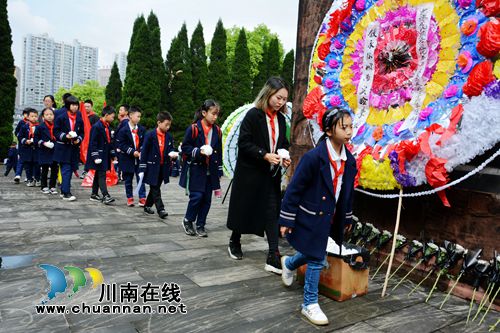 沉痛悼念！叙永县城西实验学校为30名救火英雄过第一个清明节(图7)