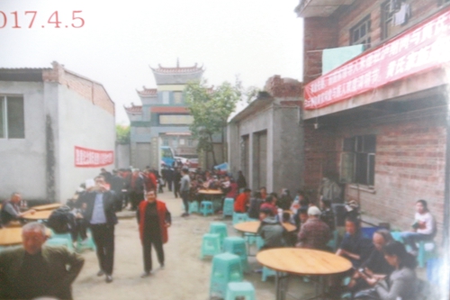 家风传世陋习改&nbsp;清明祭祀氛围浓(图4)