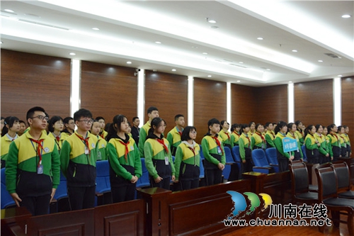 好激动！50余名同学在江阳法院“客串”法官(图7)